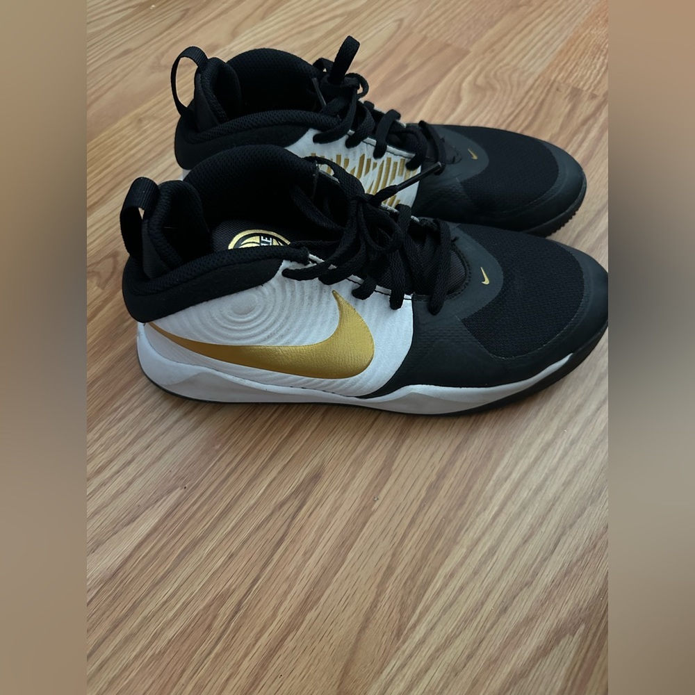 Boys Nike 5.5Y